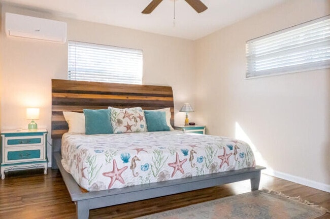 Photo - 3450 NE Linda Dr