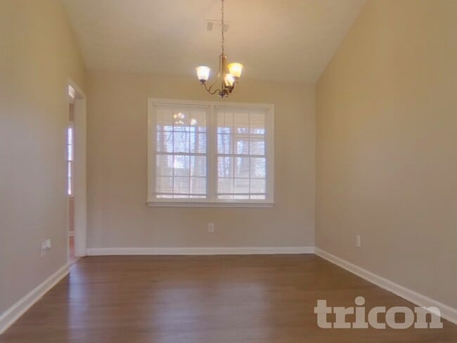 Photo - 420 Austin Dr