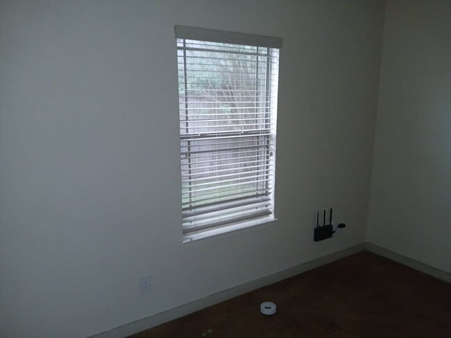 Photo - The commons at Somerville Unit 2