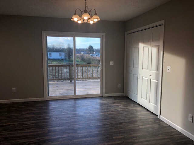 Photo - Charming Home in Country Setting with Larg...