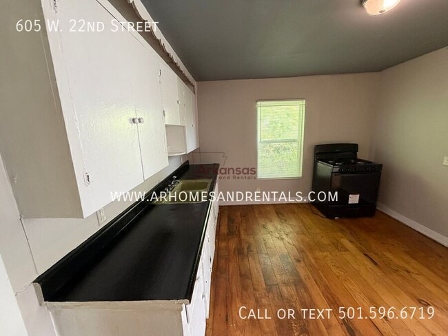 Photo - 605 W 22nd St