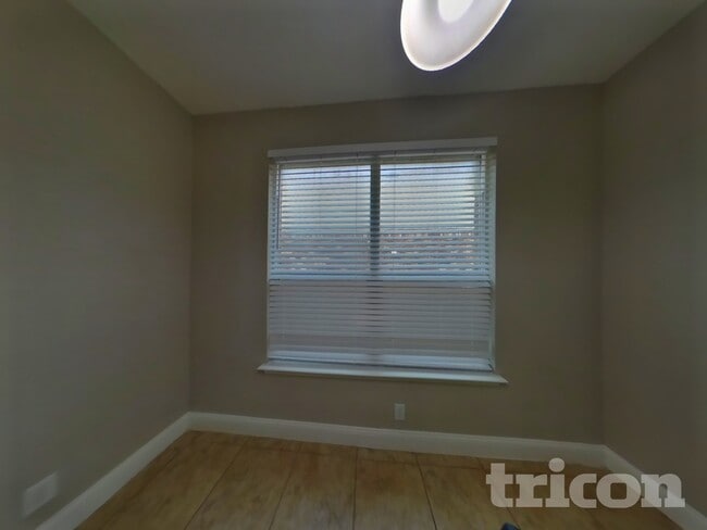 Photo - 213 Ridge Bluff