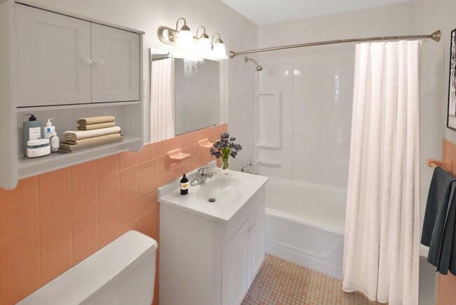 Photo - Larpenteur Crossing