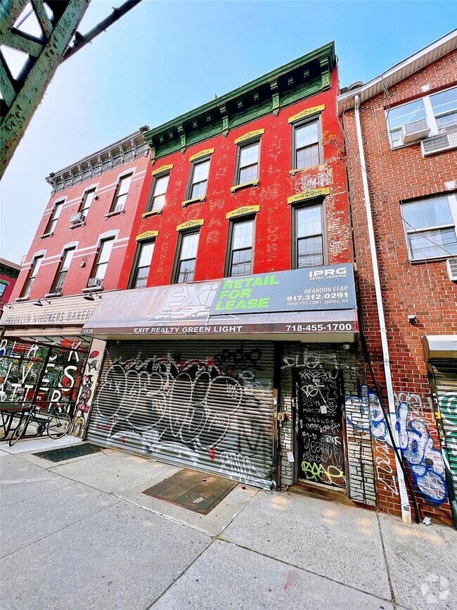 Building Photo - 1039 Broadway Unit 3 Rental