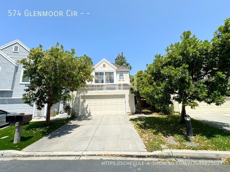 Photo - 574 Glenmoor Cir--