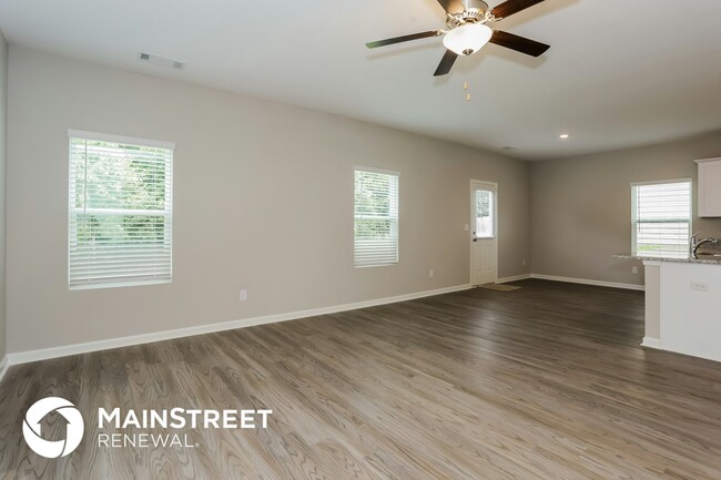 Photo - 522 Firethorn Ct