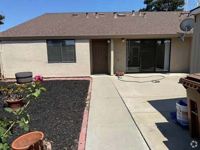 Building Photo - REMARKABLE REMODELED 2 BED/1/5 BATH CONDO ...