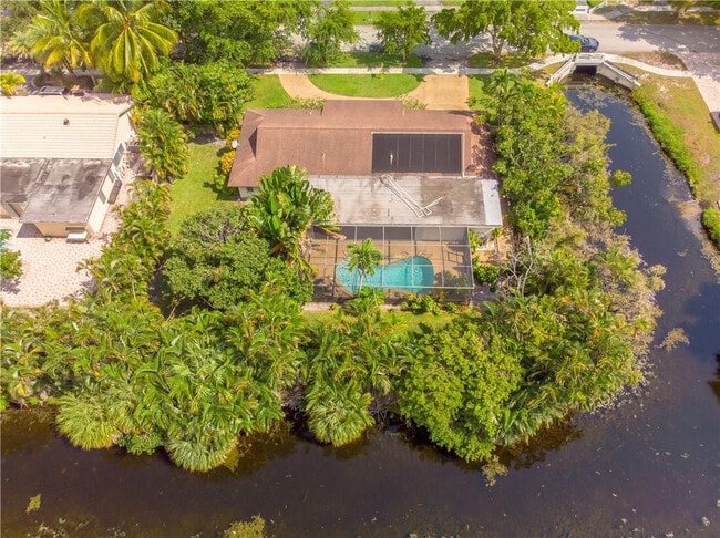 Building Photo - 1701 SW 75th Terrace