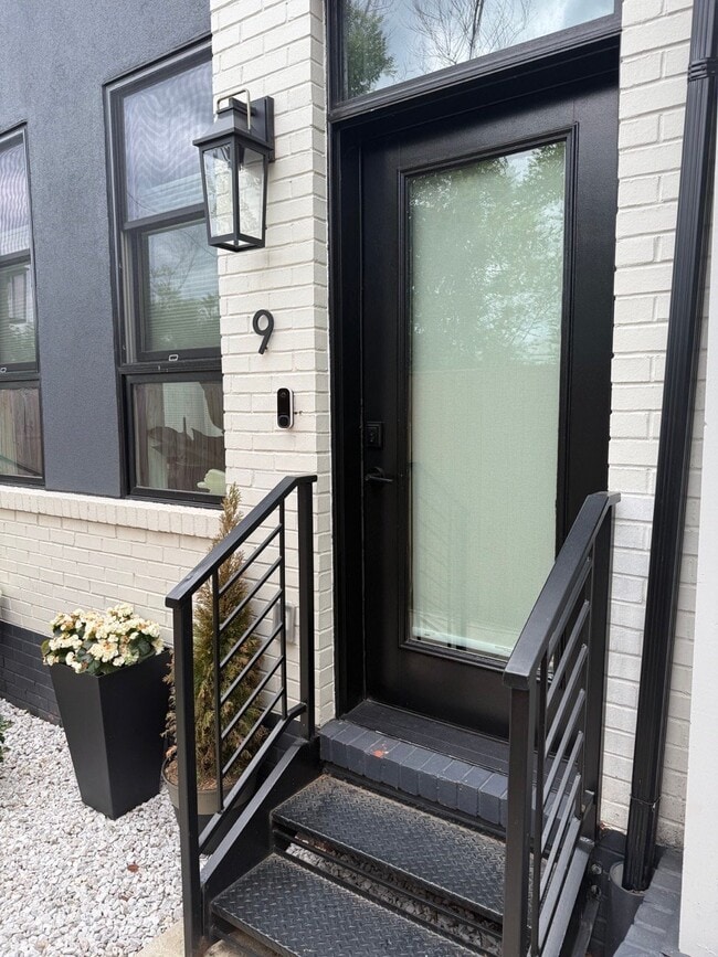 Photo - 217 16th St NE Unit 9
