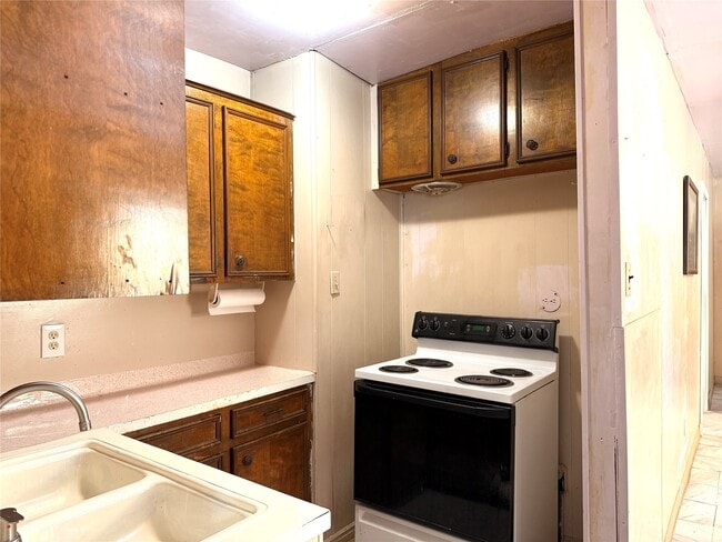 Photo - 5004 Irvington Blvd