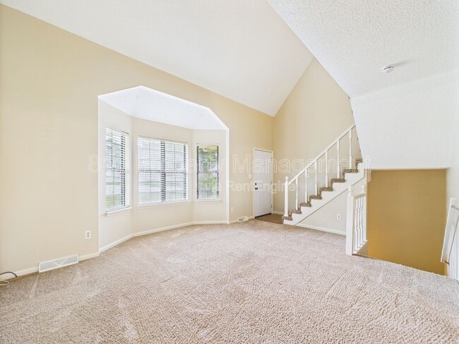 Photo - 166 SW Robin Rd
