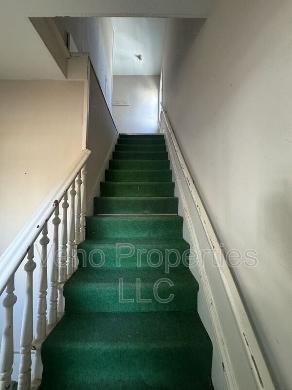 Photo - 129 N 3rd Ave