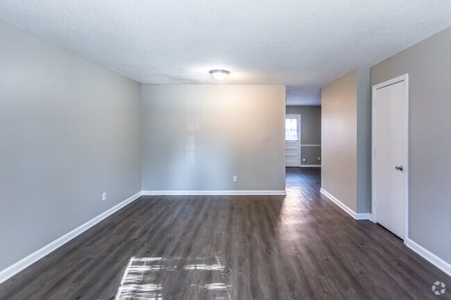 2 BR, 1.5 BA - 1194SF - Faronia Square