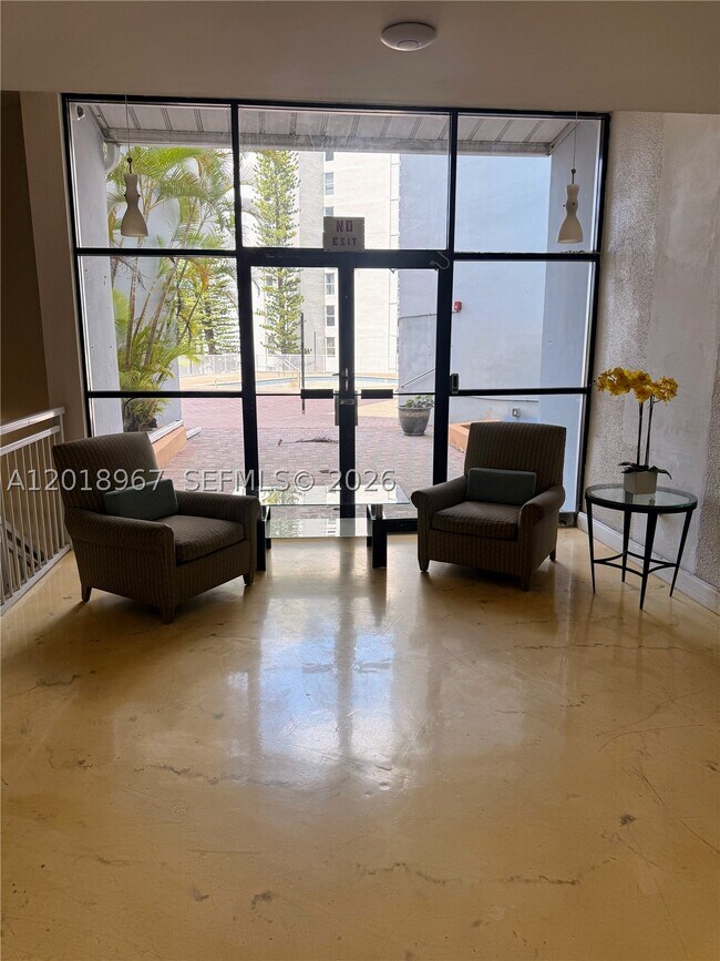 Photo - 2025 NE 164th St Unit 810