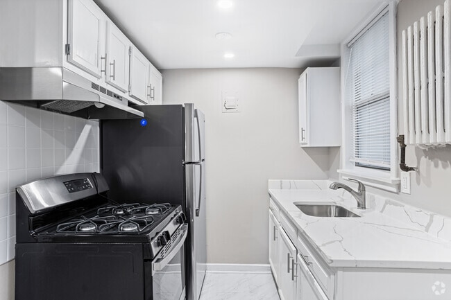 Interior Photo - 1441 Harvard Street Apartments