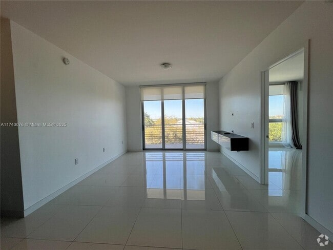 Building Photo - 7661 NW 107th Ave Unit na Rental