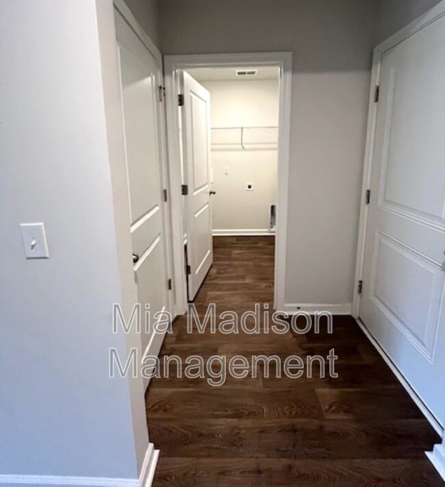 Photo - 214 Barbados Rd