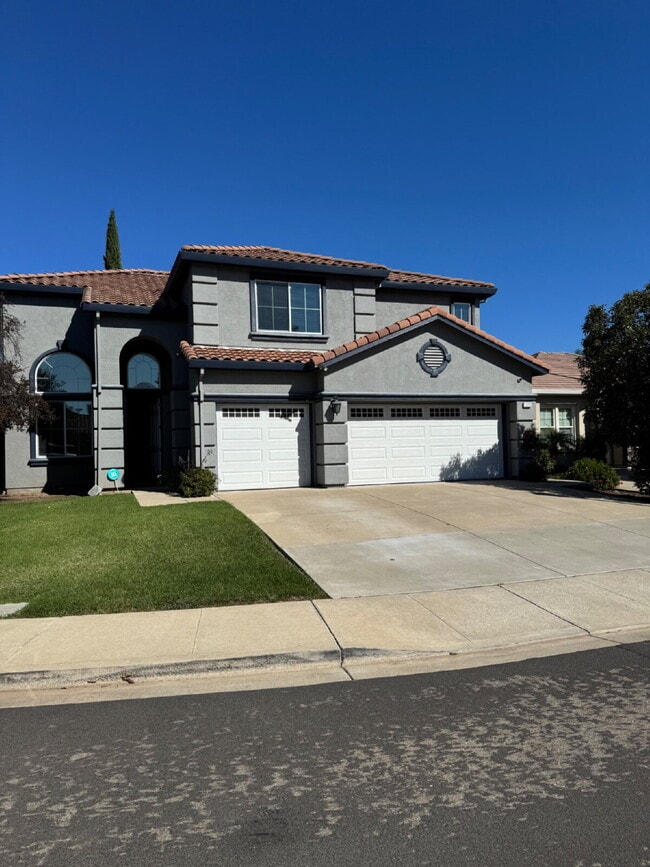 Photo - Beautiful 4 Bedroom, 3 Full Bath in Perfec...