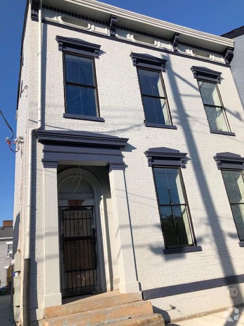 Building Photo - 906 Saratoga St Unit 2 Rental