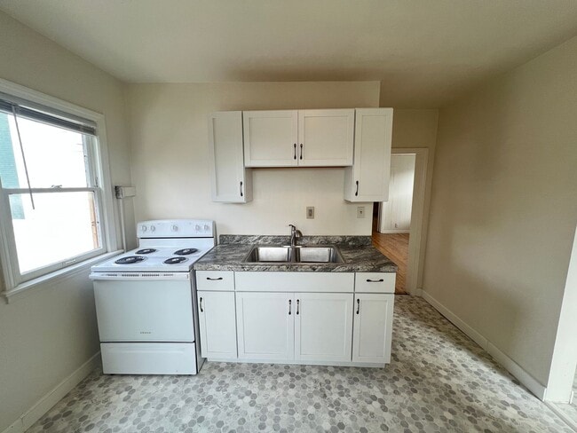 Photo - 421 Cumming Ave Unit 421 Cumming Ave - 2