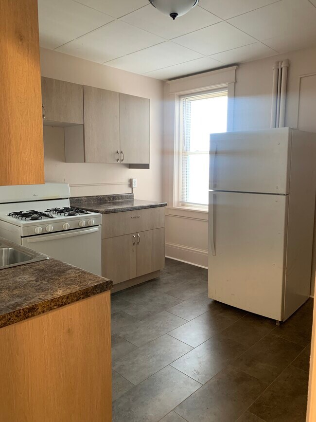 Photo - 122-126 W 4th Unit 126B