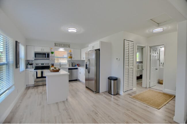 Photo - 1627 NE 1st St