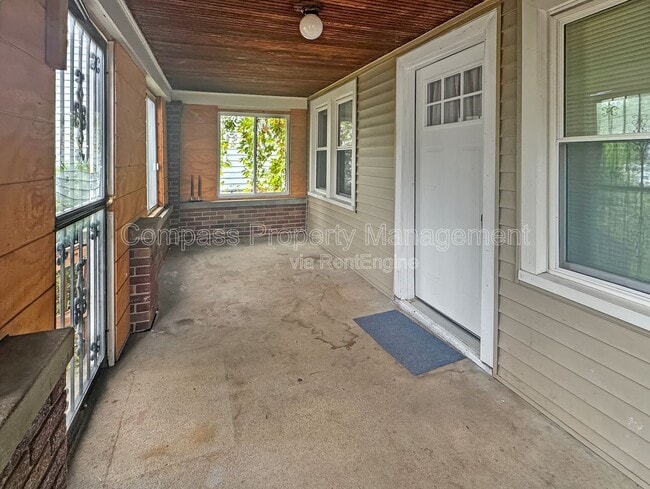 Building Photo - 1845 Kalamazoo Ave SE Rental