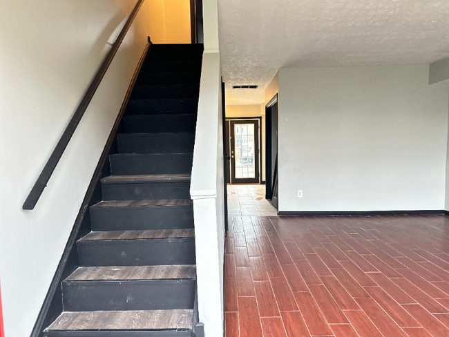 Photo - 1600 Worthington Row Dr