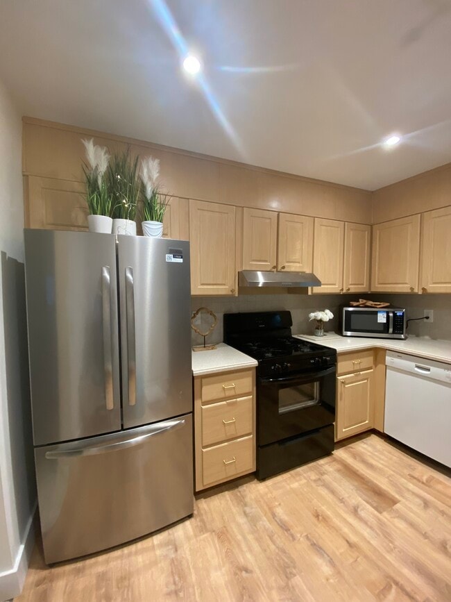 Photo - 61 Fulton St