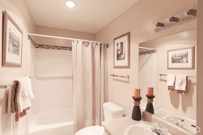 1BR, 1BA - 648 SF