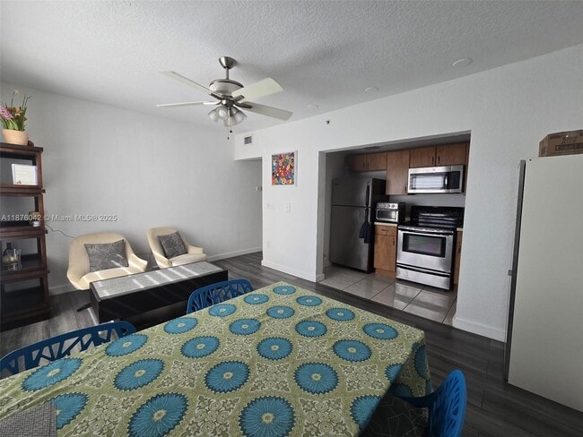 Building Photo - 7326 Collins Ave Unit 204 Rental