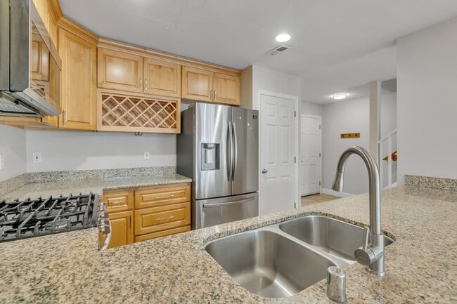 Photo - SILVER FIRS 3 BED 2.5 BATH TOWNHOUSE AVAILABLE NOW