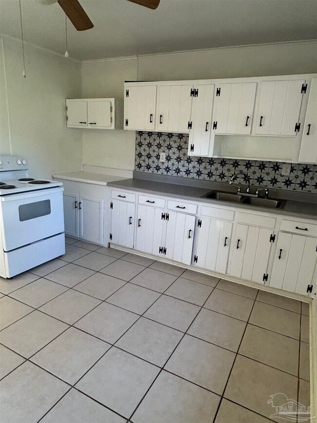 Photo - 2609 W Gadsden St