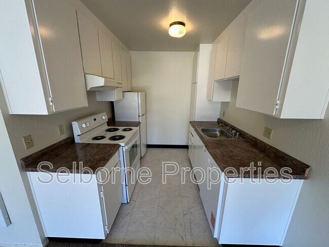 Photo - 121 41st St