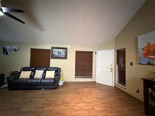 Photo - 11835 Greencanyon Dr