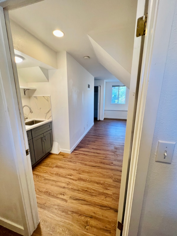 Building Photo - 850 Dartmouth St Rental