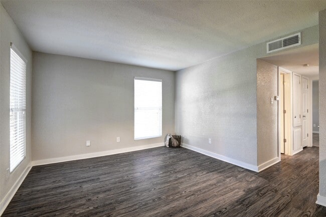 Building Photo - 8787 Hammerly Blvd Unit 229 Rental