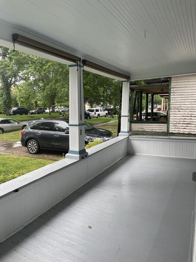 Photo - 526 E 3rd Ave