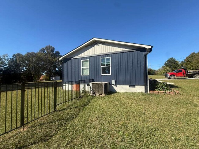 Photo - 11 Cobblestone Ln NW