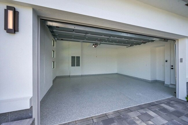 Photo - 9979 Migration Pt