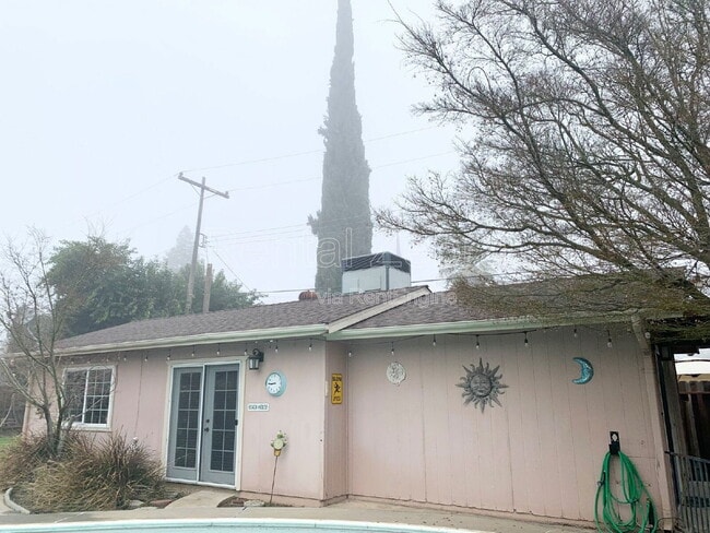 Building Photo - 687 Vallie Ct