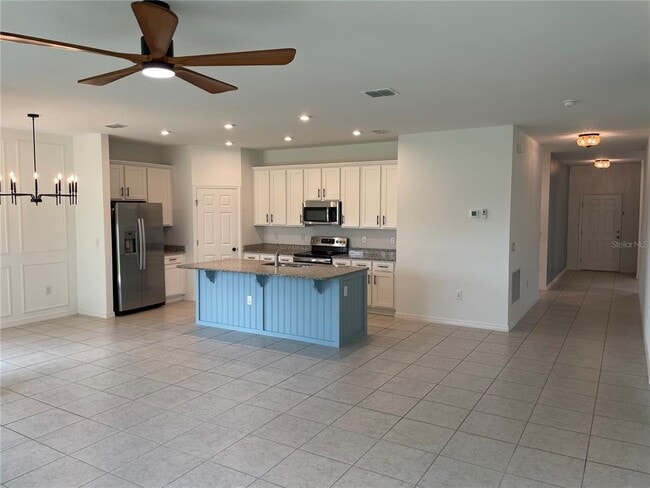 Photo - 689 Crown Rose Dr