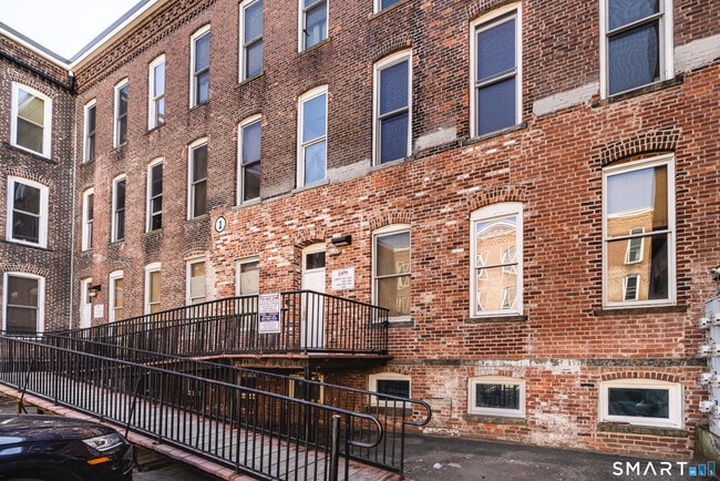 Building Photo - 325 Lafayette St Unit 1104