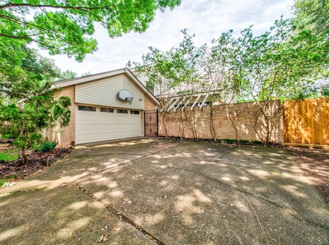 Photo - 8022 La Brea Dr