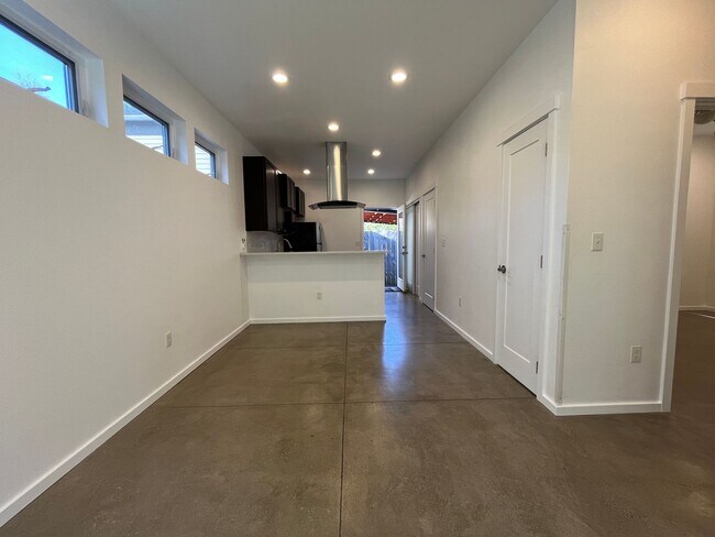 Photo - 2-Bedroom home in NE Portland: MI SPECIAL ...