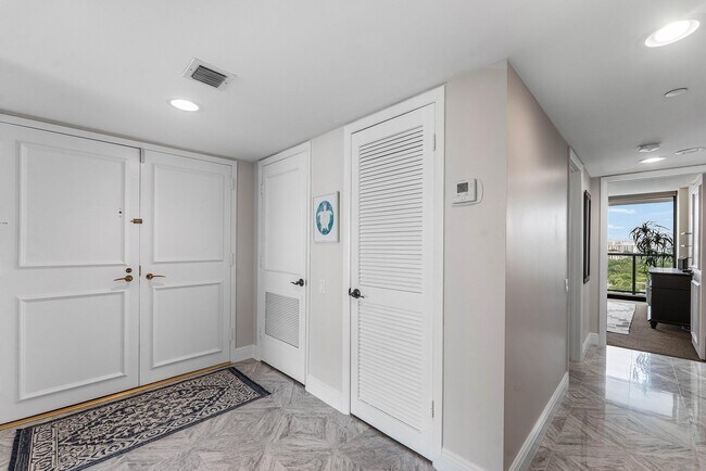250 S Ocean Blvd Unit 8F