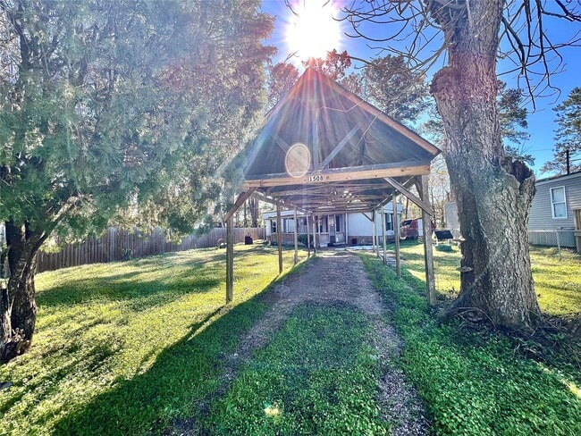 Photo - 1508 Darden Dr