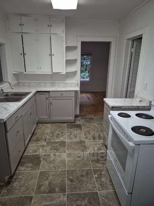 Photo - 106 Shields Rd