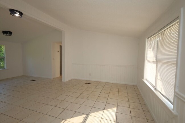 Photo - 808 Penny Pl