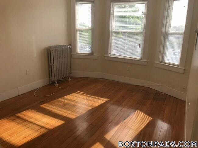 8 Lexington Terrace Unit 3
